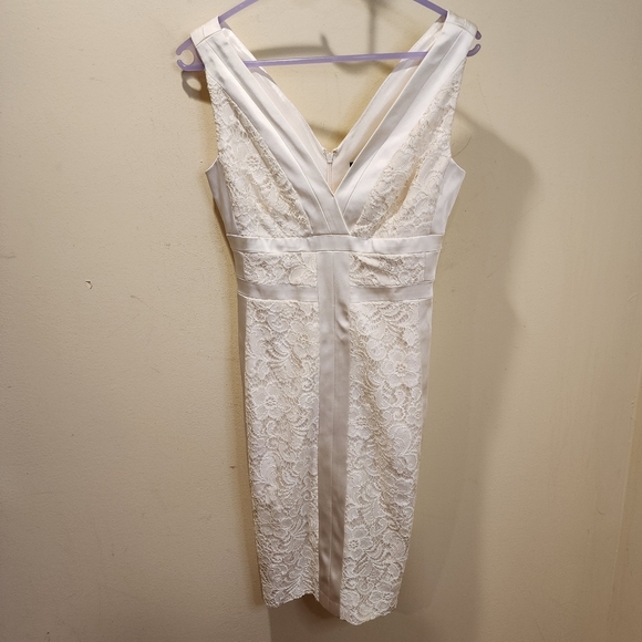 Jax Ivory Satin and Lace fitted sleeveless short Wedding dress  size 4 - Picture 1 of 11